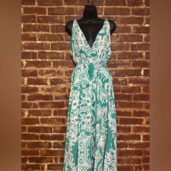 ✨NWT✨ Big Hit Green/White Halter Maxi Dress. Flowy. Scoop w/Low Back Size LG - Picture 11 of 12